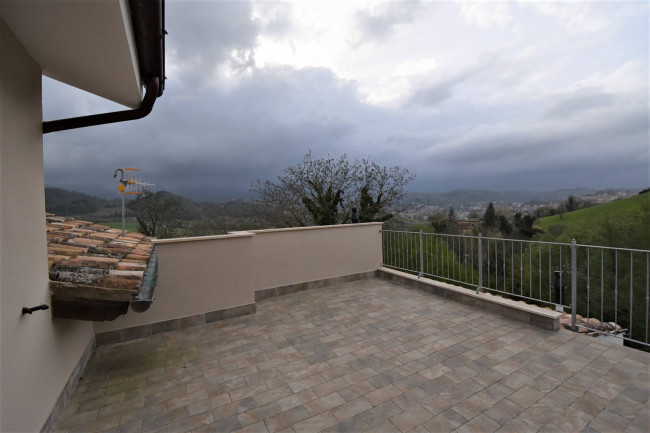 Casa cielo-terra in vendita a Amandola