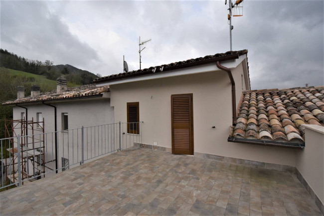 Casa cielo-terra in vendita a Amandola