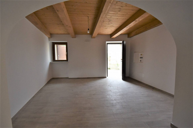 Casa cielo-terra in vendita a Amandola