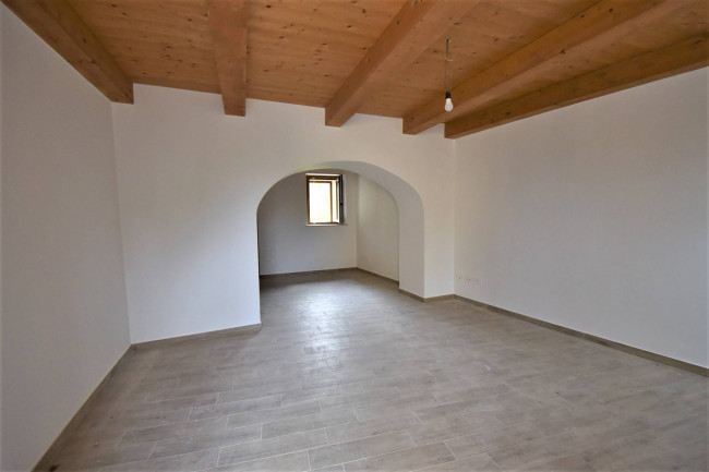 Casa cielo-terra in vendita a Amandola