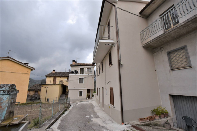 Casa cielo-terra in vendita a Amandola