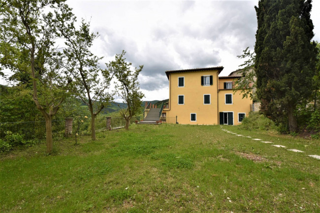 Villa for sale in Montefortino