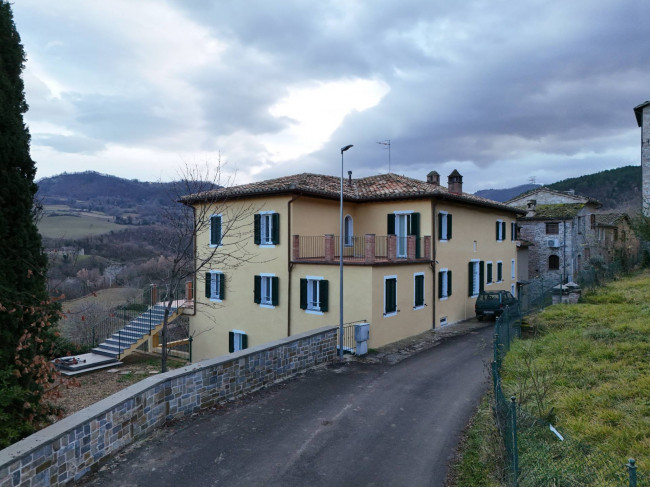 Villa for sale in Montefortino