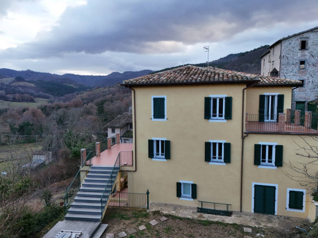 Villa for sale in Montefortino