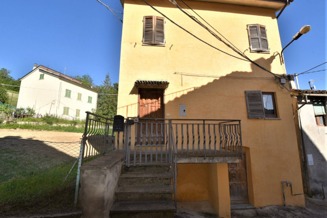 Detached House for sale in Amandola