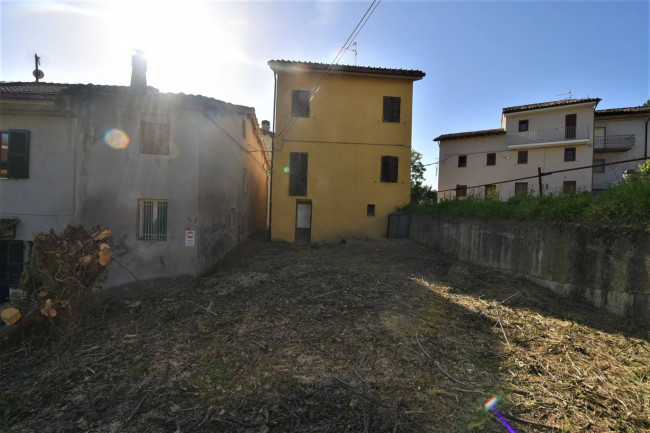 Detached House for sale in Amandola