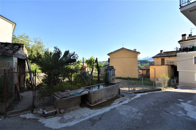Detached House for sale in Amandola