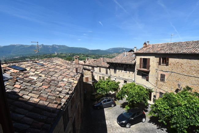Casa cielo-terra in vendita a Gualdo