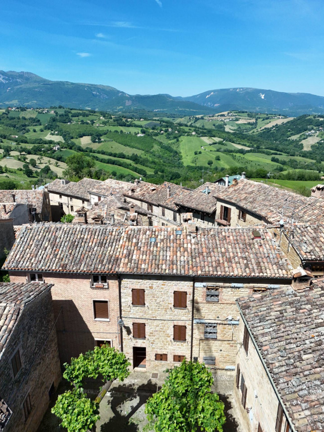 Casa cielo-terra in vendita a Gualdo