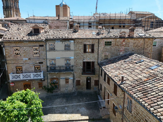 Casa cielo-terra in vendita a Gualdo