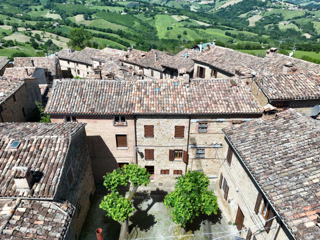 Casa cielo-terra in vendita a Gualdo