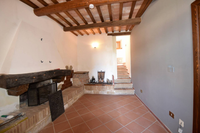 Casa cielo-terra in vendita a Gualdo