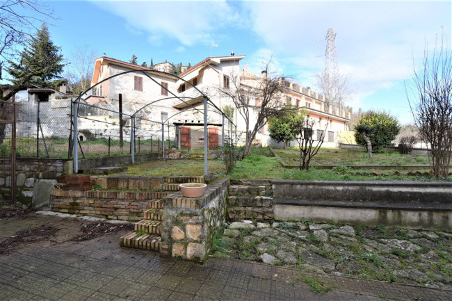 Casa singola in vendita a Belforte del Chienti