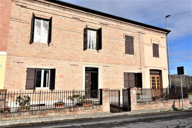 Casa singola in vendita a Belforte del Chienti