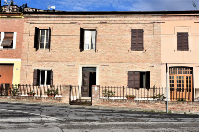 Casa singola in vendita a Belforte del Chienti