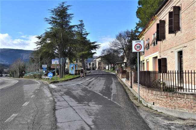 Casa singola in vendita a Belforte del Chienti
