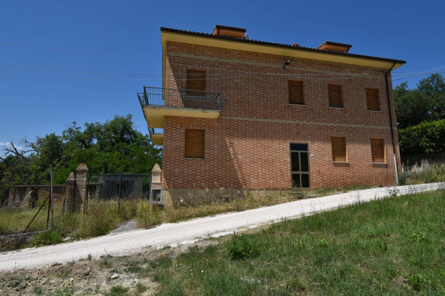 Casa singola in vendita a Penna San Giovanni