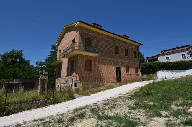 Casa singola in vendita a Penna San Giovanni