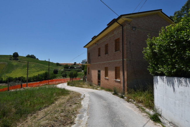 Casa singola in vendita a Penna San Giovanni