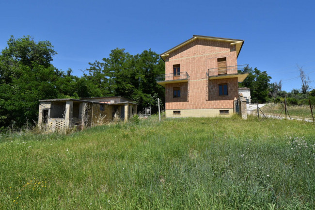 Casa singola in vendita a Penna San Giovanni