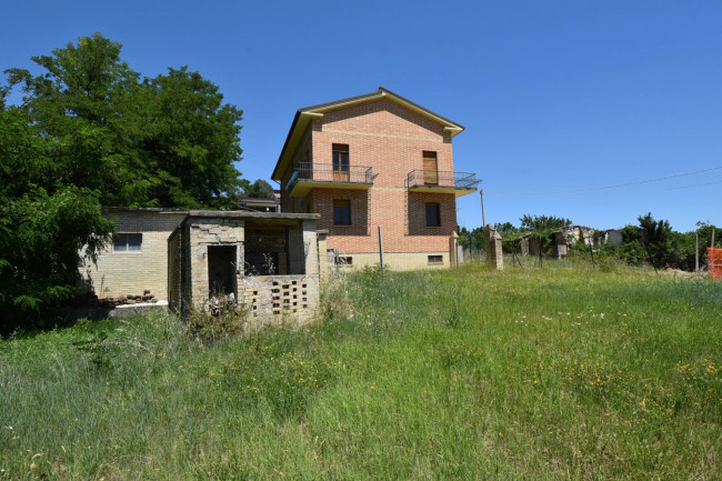 Casa singola in vendita a Penna San Giovanni