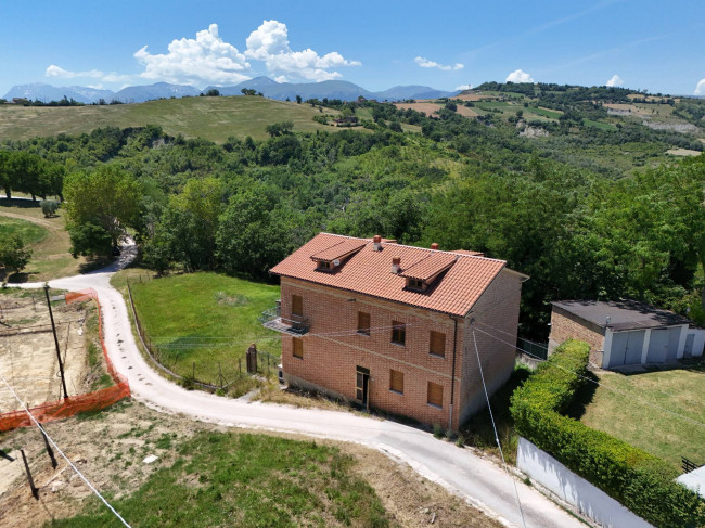 Casa singola in vendita a Penna San Giovanni