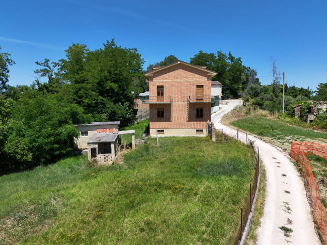 Casa singola in vendita a Penna San Giovanni