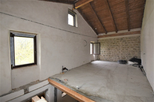 Townhouse for sale in Comunanza