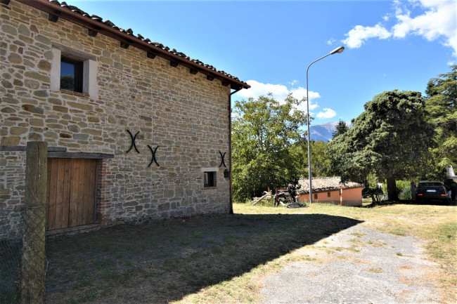 Townhouse for sale in Comunanza