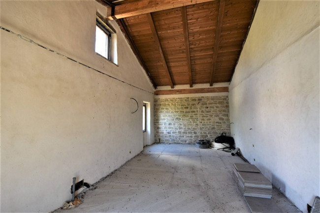 Townhouse for sale in Comunanza