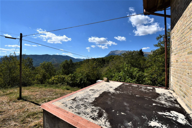Townhouse for sale in Comunanza