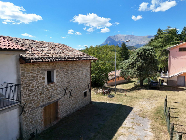 Townhouse for sale in Comunanza