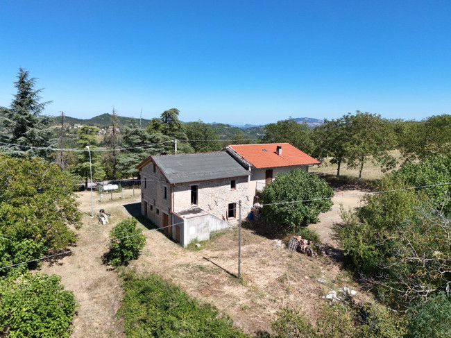 Townhouse for sale in Comunanza