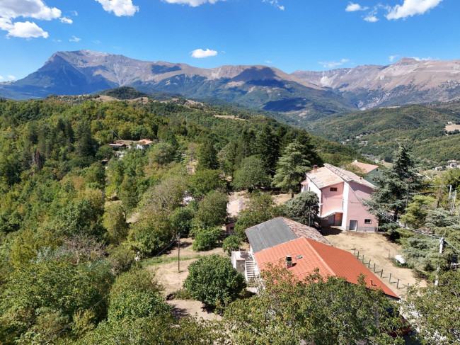 Townhouse for sale in Comunanza