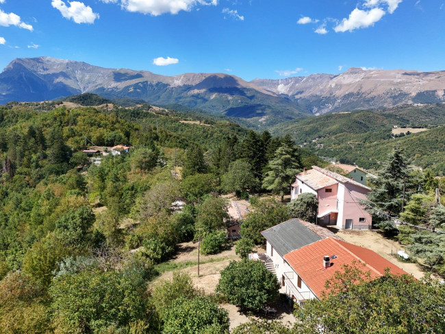 Townhouse for sale in Comunanza