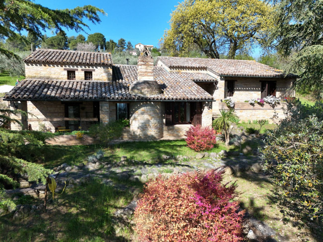 Casale in vendita a Falerone