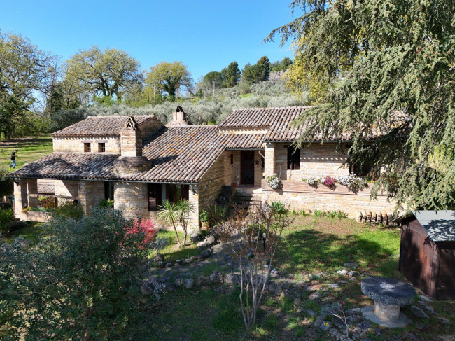 Casale in vendita a Falerone