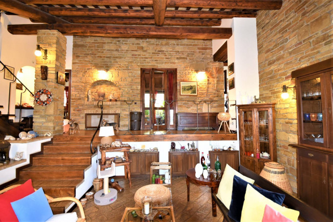 Casale in vendita a Falerone