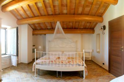 Casale in vendita a Monte San Giusto