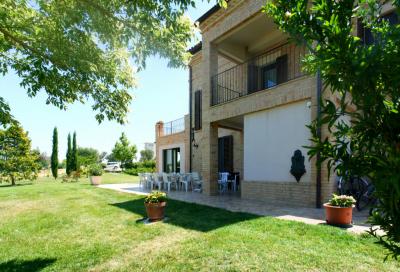Casale in vendita a Monte San Giusto