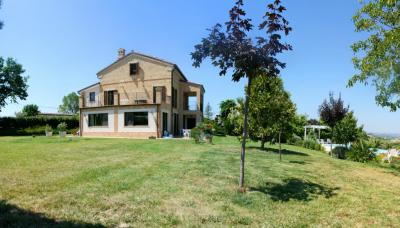 Casale in vendita a Monte San Giusto