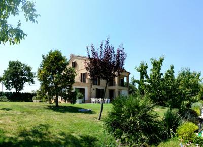 Casale in vendita a Monte San Giusto