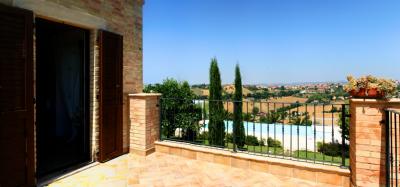 Casale in vendita a Monte San Giusto