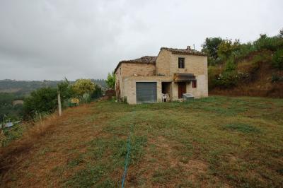 farmhouse to restore to Buy in Ponzano di Fermo