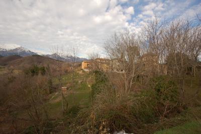 farmhouse to restore for sale in Montefortino