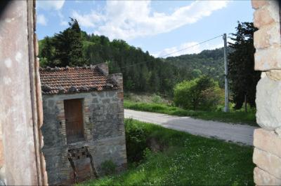 farmhouse to restore for sale in Roccafluvione