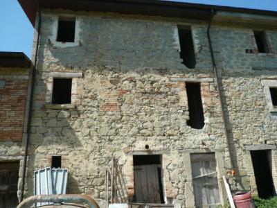 farmhouse to restore for sale in Roccafluvione