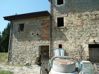 farmhouse to restore for sale in Roccafluvione