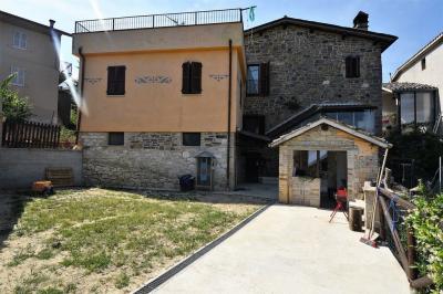 casa única in Vendita a Ascoli Piceno