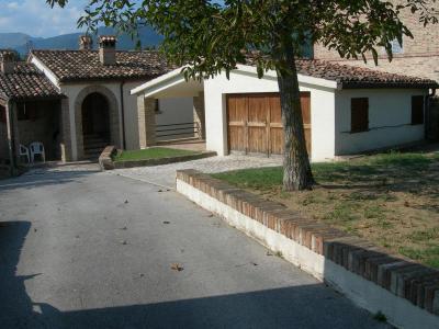 townhouse to Buy in San Ginesio